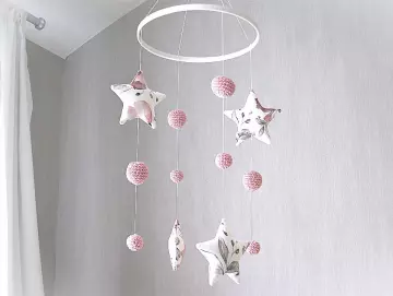 Babymobile Stoffsterne Blütendesign